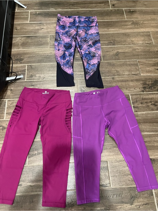 Under Armour Pants - Women’s size L Active Capri leggings- Purple & Pink Assorted